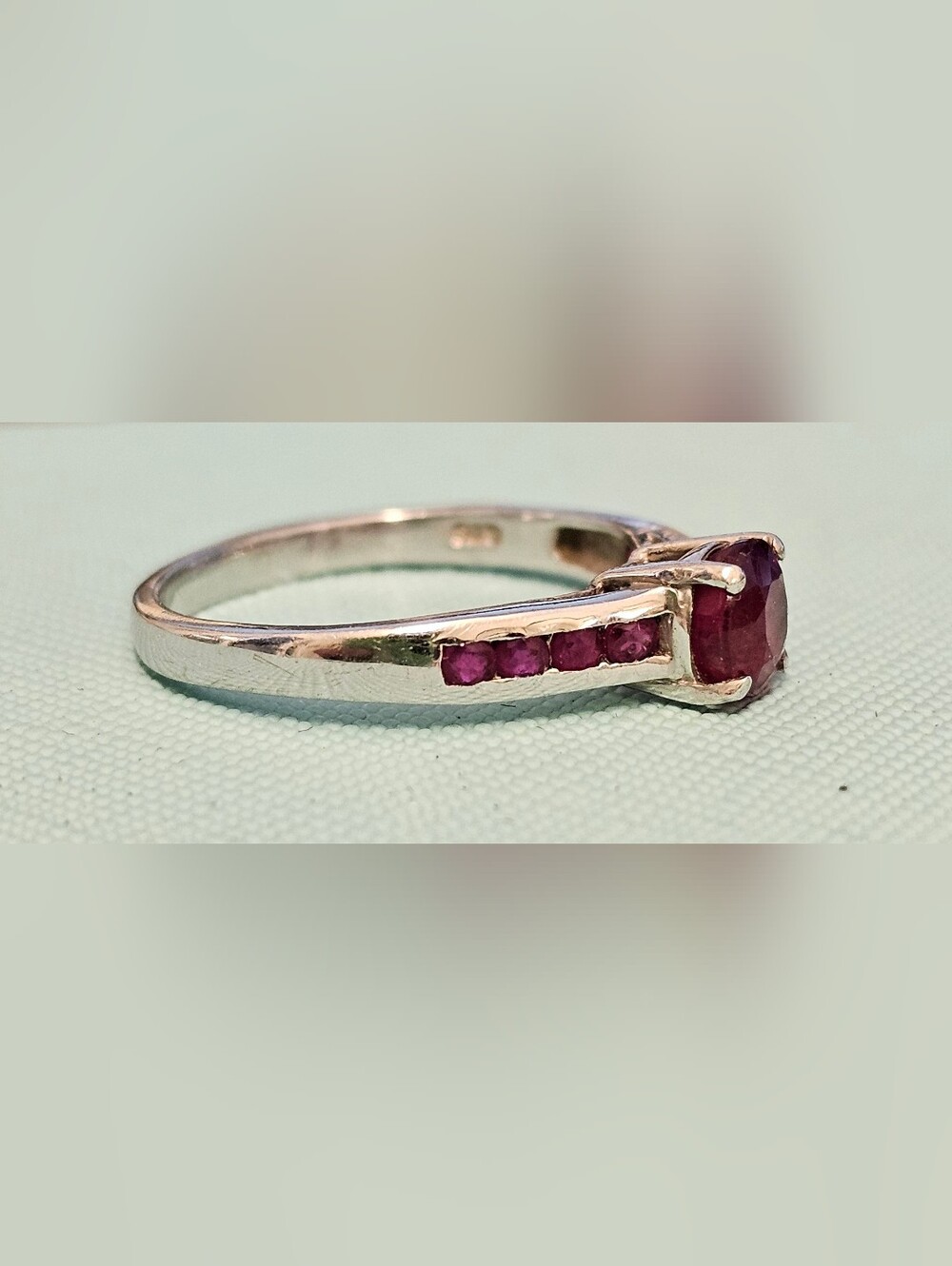 925 STERLING SILVER Garnet Ring SZ 8